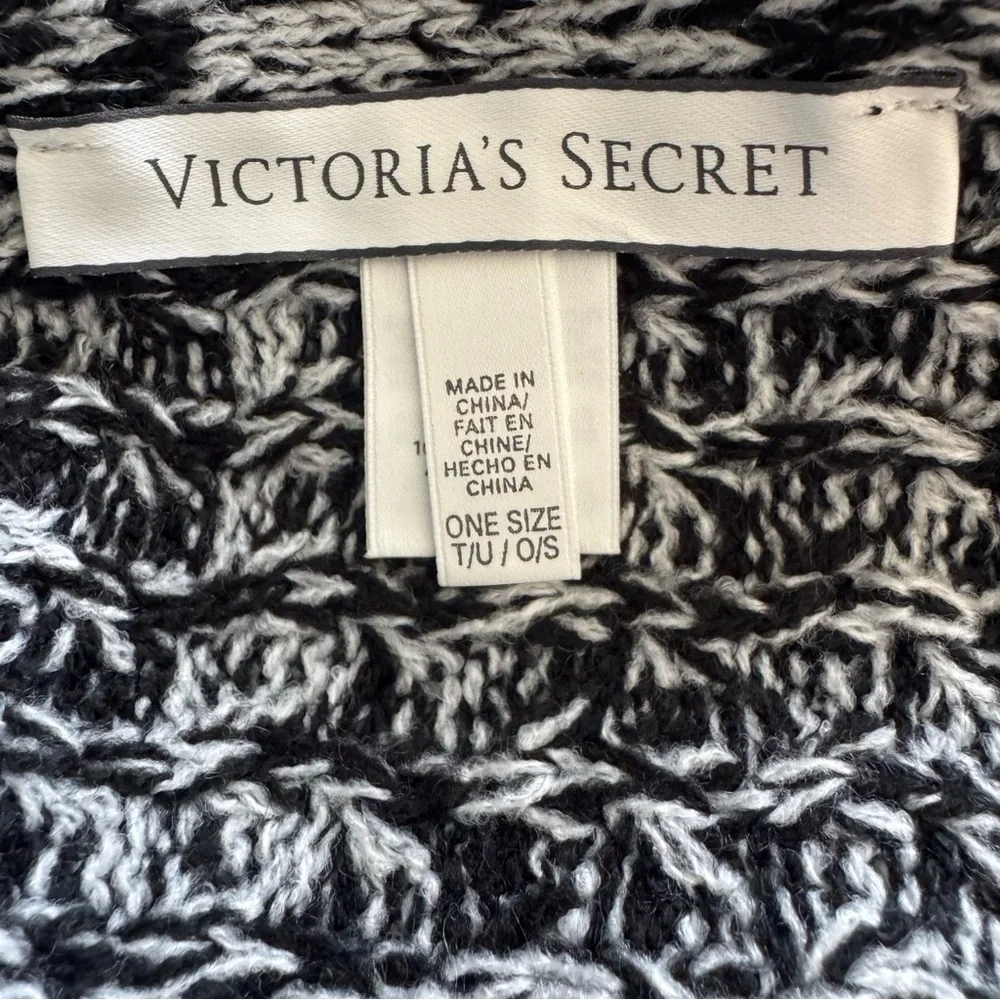 Victoria’s Secret Marled Knit Scarf Black‎ White 72” Acrylic OS NWT